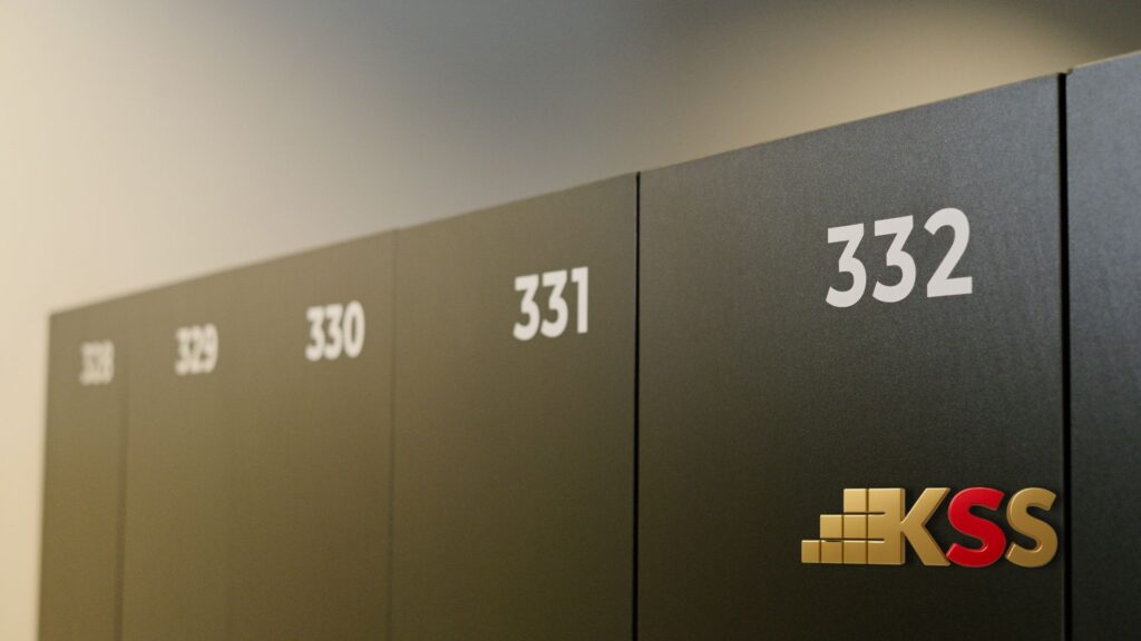 Modern school access control systems fundamentally transform educational security by replacing physical keys with intelligent credentials that provide precise control and comprehensive tracking. These systems enable administrators to implement a layered school security access control that adapts to the unique rhythms and requirements of daily life in a campus.